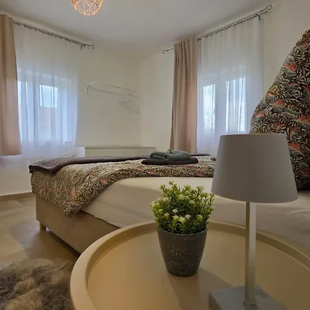 Velebitska Lägenhet Gračac