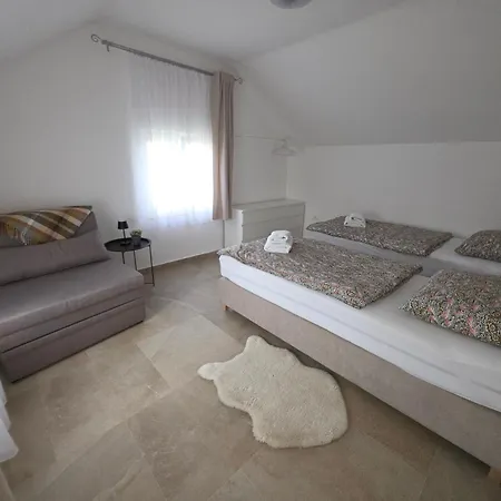 Velebitska * Gračac